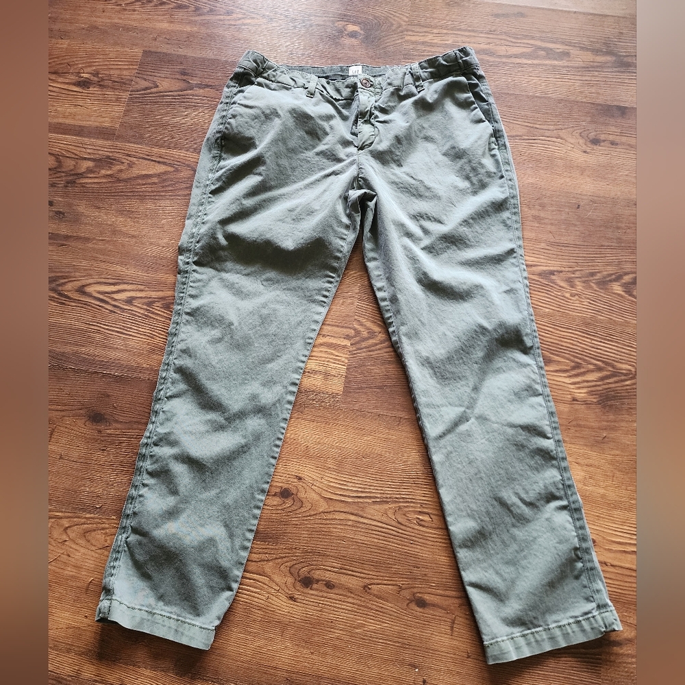Women’s GAP Olive Green Casual Cropped Girlfriend Chino Pants Size 12 Capri